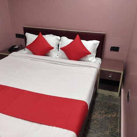 Oyo 16871 Anant Home Stay Shillong Eksteriør billede