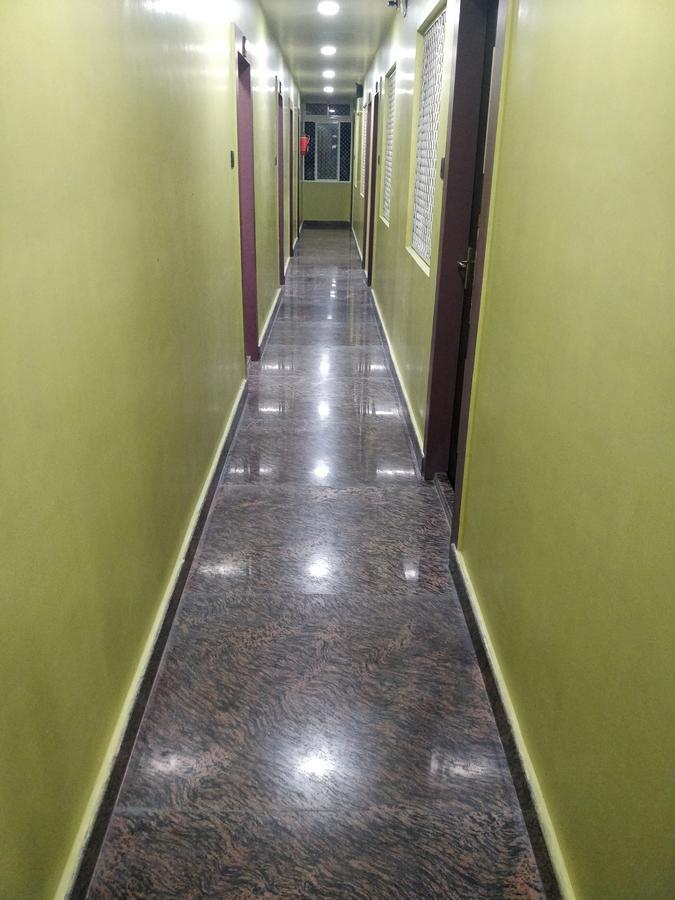 Oyo 16871 Anant Home Stay Shillong Eksteriør billede