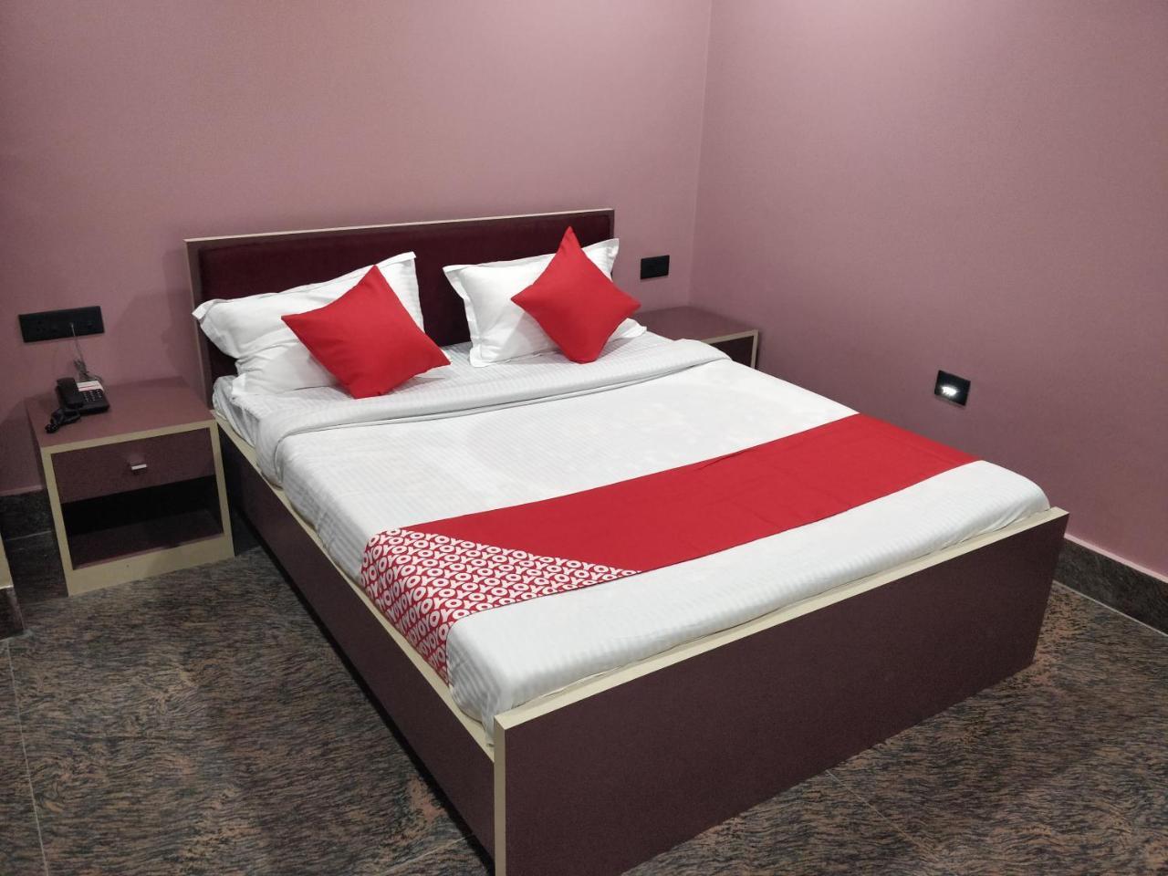 Oyo 16871 Anant Home Stay Shillong Eksteriør billede